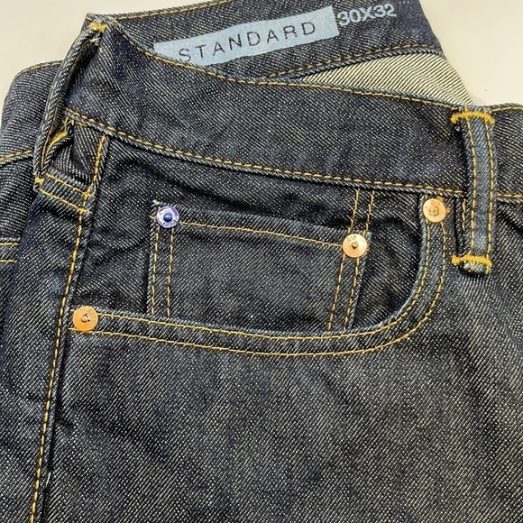 GAP Standard Straight Leg Size 30 x 32 - Picture 14 of 16